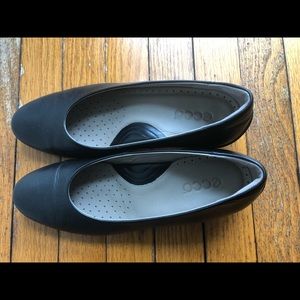 ECCO Black pumps